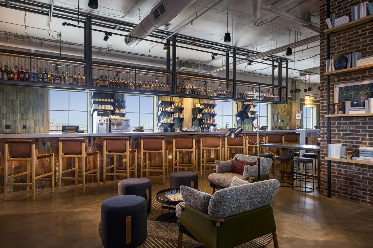 Moxy Charleston Downtown Hotel Exterior photo