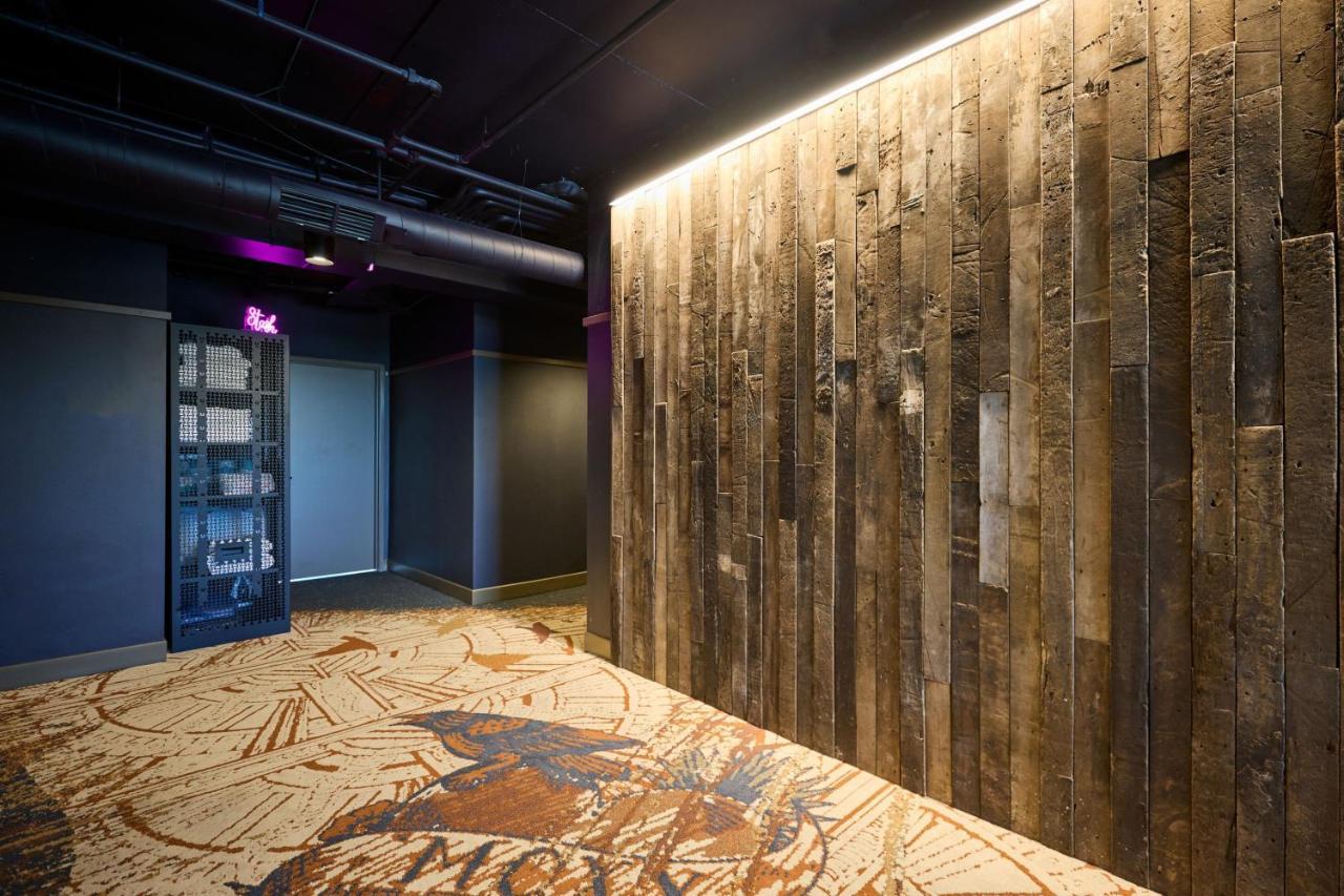 Moxy Charleston Downtown Hotel Exterior photo