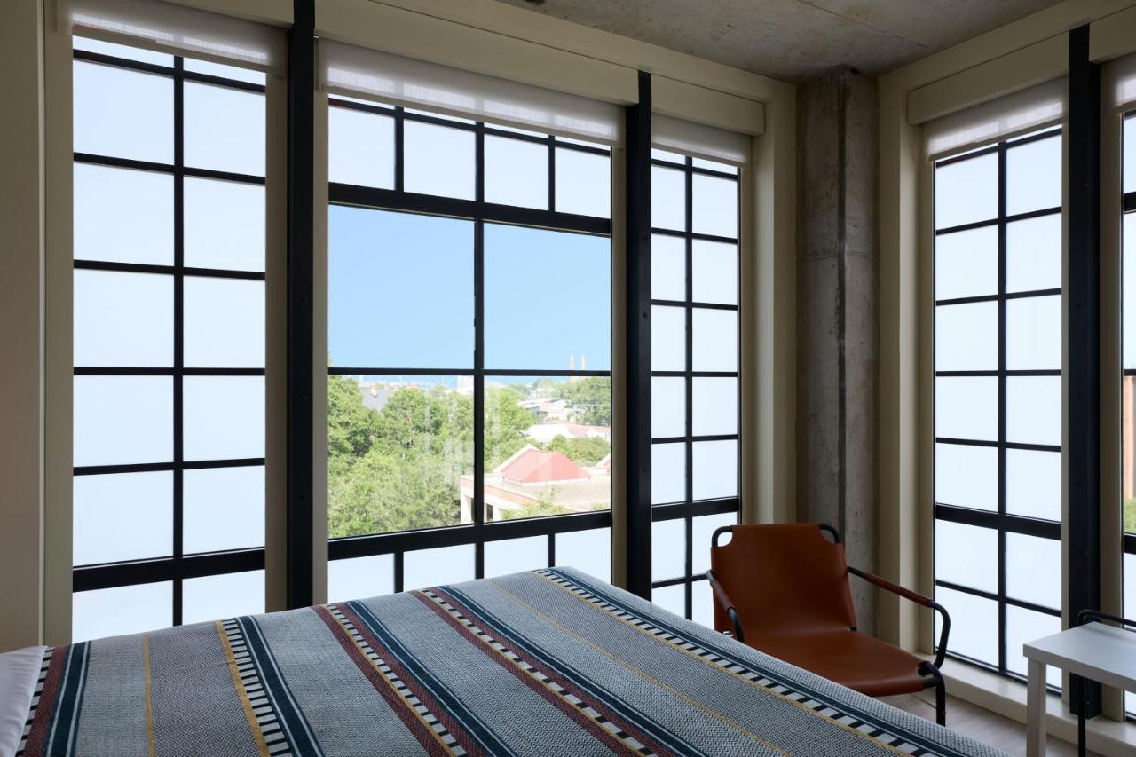 Moxy Charleston Downtown Hotel Exterior photo