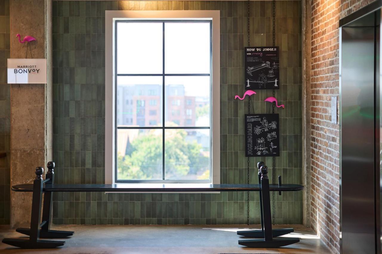 Moxy Charleston Downtown Hotel Exterior photo