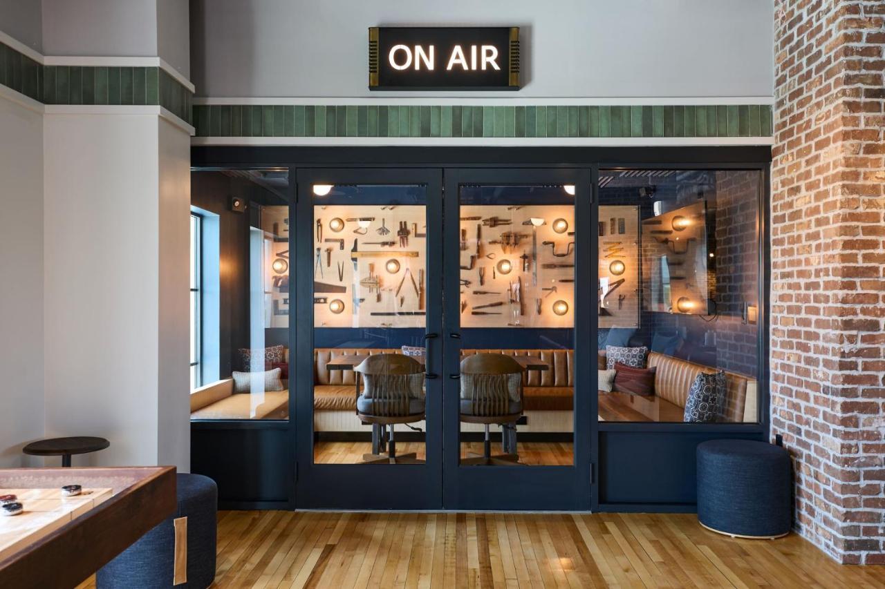 Moxy Charleston Downtown Hotel Exterior photo