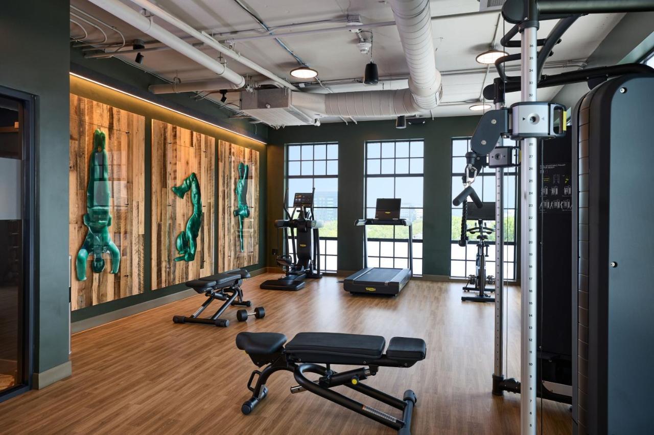 Moxy Charleston Downtown Hotel Exterior photo