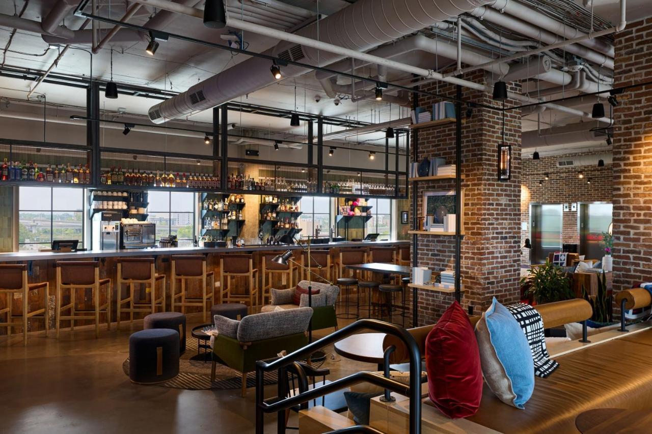 Moxy Charleston Downtown Hotel Exterior photo